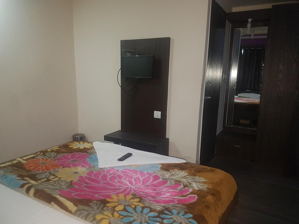 גאיה Hotel Grand Palace מראה חיצוני תמונה